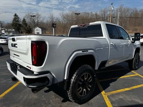 Used 2020 GMC Sierra 2500 AT4 w/ AT4 Premium Package image 4