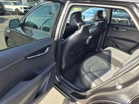 Certified 2023 Kia Niro Wave FWD image 17