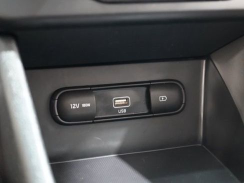 Used 2022 Kia Niro LX image 29