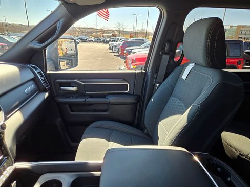 New 2026 RAM 2500 Big Horn AWD/4WD image 24