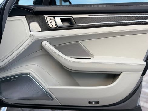 Used 2018 Porsche Panamera Turbo Executive w/ Assistance Package image 43