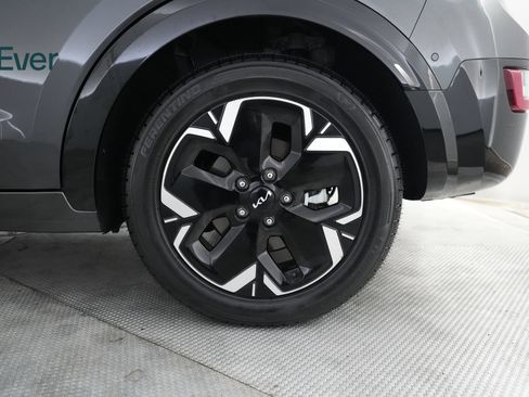 Used 2023 Kia Niro Wave FWD image 9