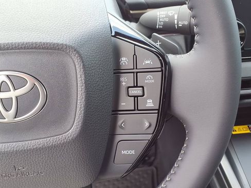 Used 2026 Toyota bZ FWD image 31