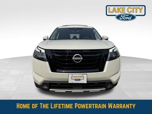 Used 2023 Nissan Pathfinder Platinum w/ Lighting Package (N93) AWD/4WD image 10