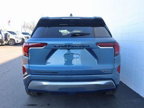 New 2026 GMC Terrain Denali w/ LPO, Black Badging Package image 6