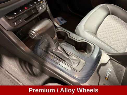 Used 2021 Chevrolet Colorado Z71 AWD/4WD image 18