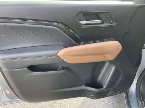 Used 2024 GMC Canyon AT4 w/ Canyon Safety Plus Package image 27