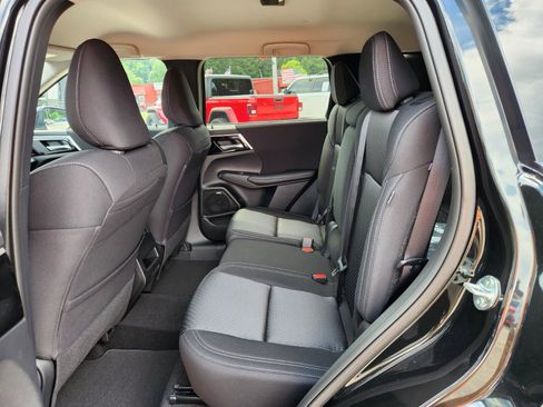 New 2025 Mitsubishi Outlander ES image 16