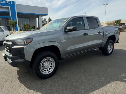 Used 2024 Chevrolet Colorado W/T RWD image 3