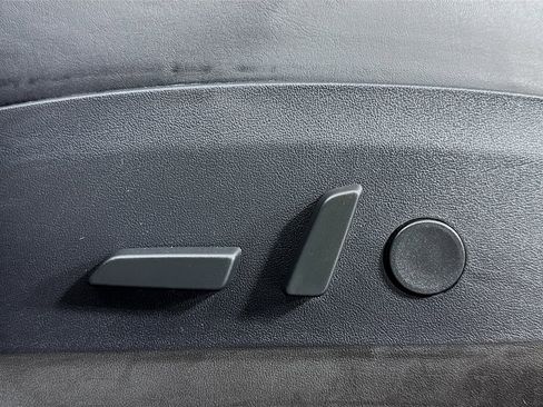 Used 2018 Tesla Model 3 Long Range RWD image 17