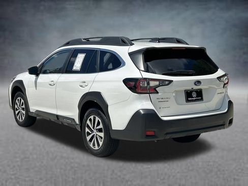 Used 2025 Subaru Outback Premium AWD/4WD image 3