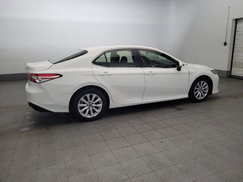 Used 2018 Toyota Camry LE image 10
