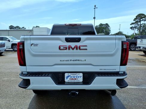 New 2026 GMC Sierra 2500 Denali w/ Denali Reserve Package AWD/4WD image 4