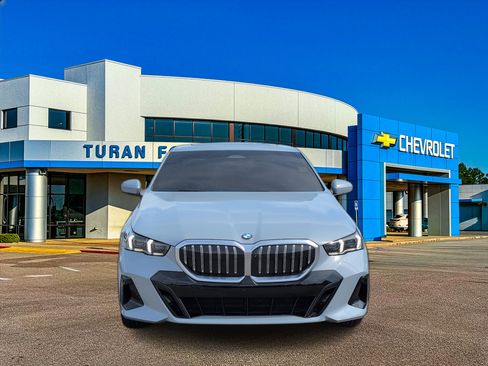 Used 2024 BMW 530i w/ M Sport Package image 9