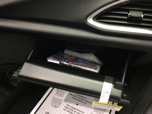 New 2025 Chrysler Voyager LX image 37