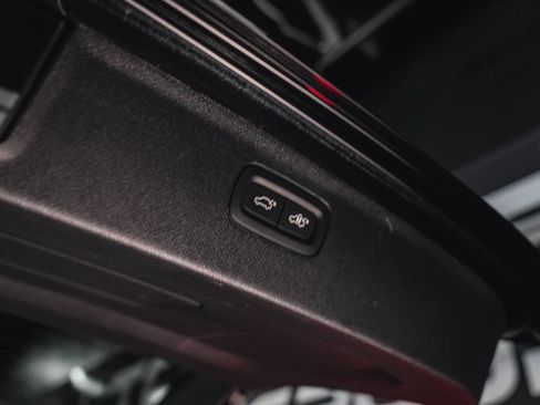 Used 2020 Volvo XC90 T6 Momentum w/ Protection Package Premier image 44