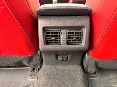 Used 2025 Toyota Camry XSE AWD/4WD image 28