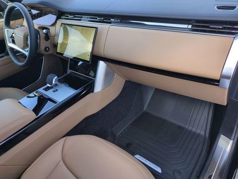New 2026 Land Rover Range Rover SE image 19