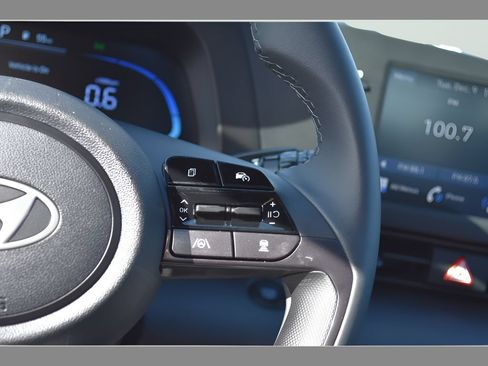 New 2026 Hyundai Elantra SEL Sport FWD image 19