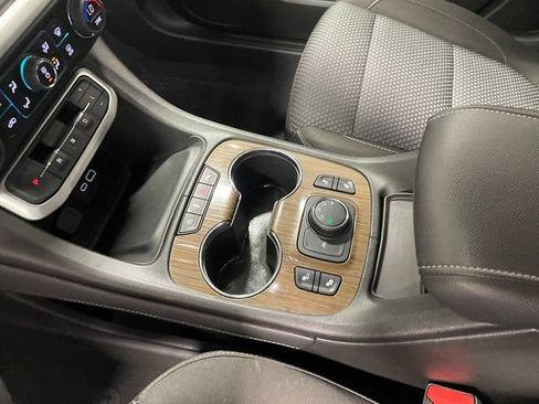 Used 2023 GMC Acadia SLE w/ Elevation Edition AWD/4WD image 17