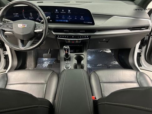 Used 2024 Cadillac XT4 Premium Luxury image 36
