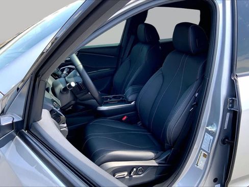 Used 2025 Acura RDX SH-AWD image 8