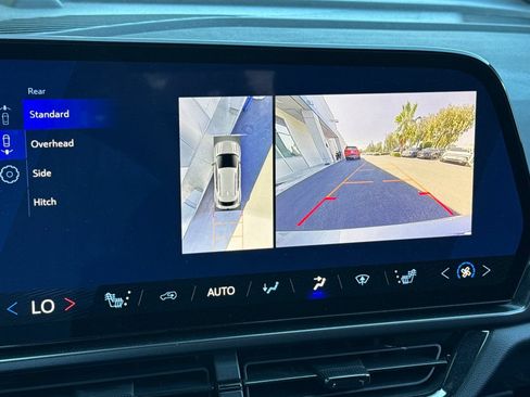 Used 2024 Chevrolet Equinox EV RS FWD image 27