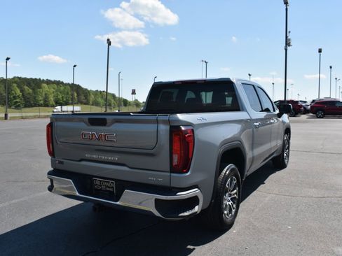 Used 2025 GMC Sierra 1500 SLT AWD/4WD image 4