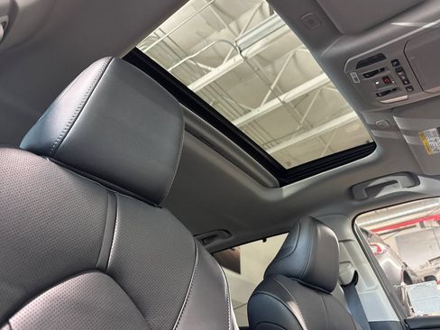 New 2026 Toyota Highlander Limited AWD/4WD image 21
