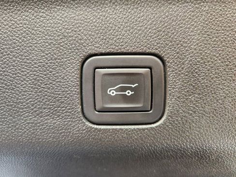 Used 2021 Chevrolet Tahoe Z71 image 36