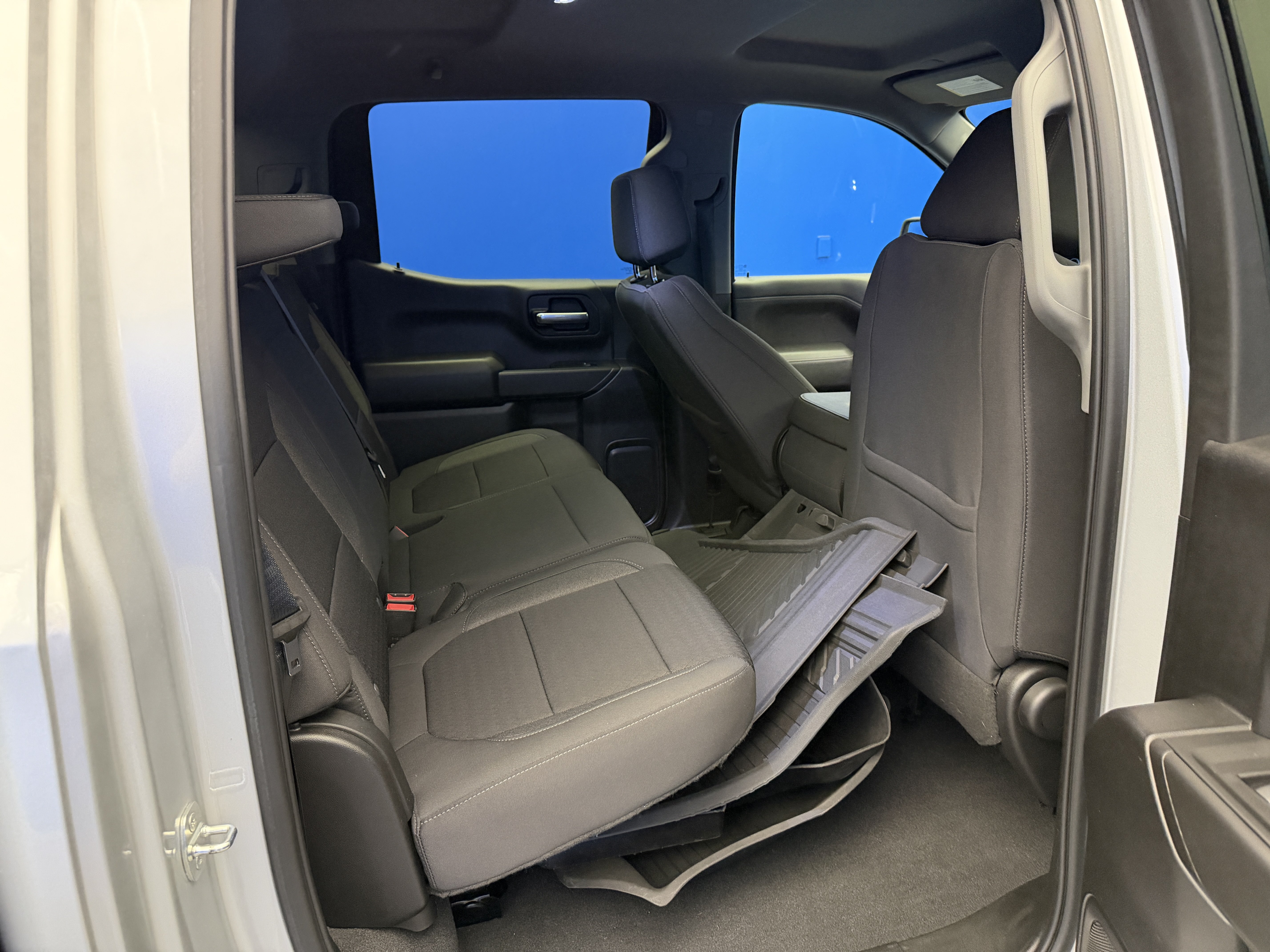 Used 2022 Chevrolet Silverado 1500 LT AWD/4WD image 26