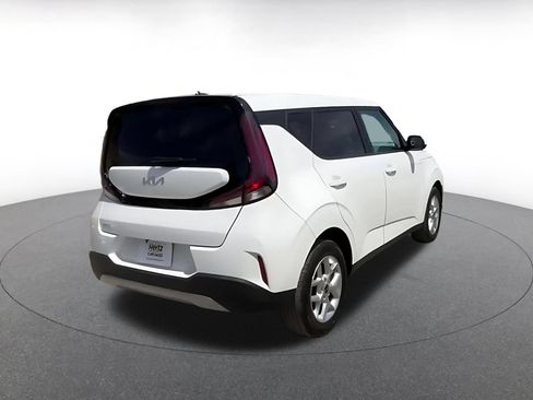 Used 2025 Kia Soul LX w/ LX Technology Package FWD image 15