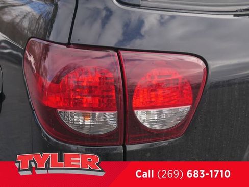 Used 2018 Toyota Sequoia TRD Sport image 12