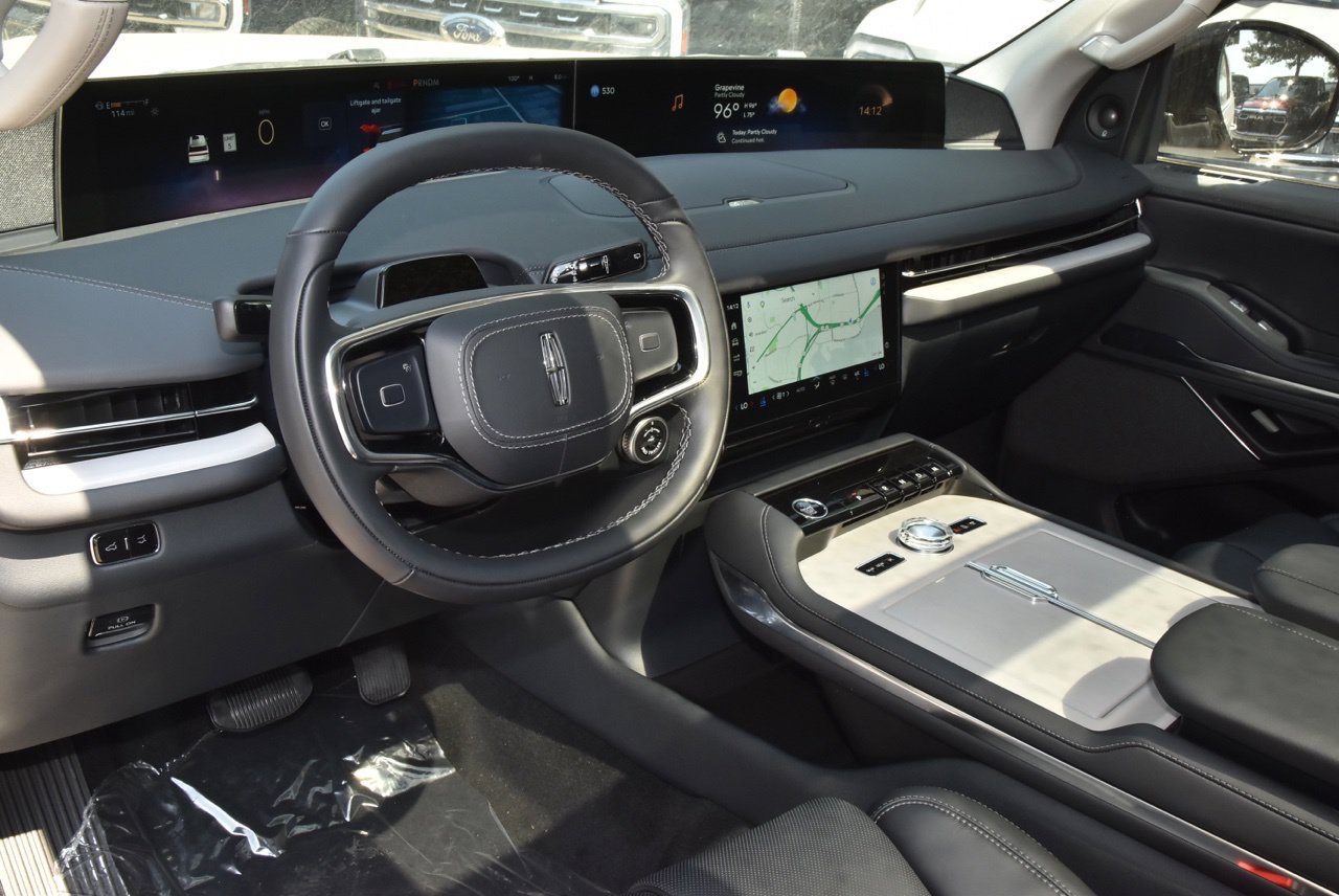 New 2027 Lincoln Navigator Reserve AWD/4WD image 37