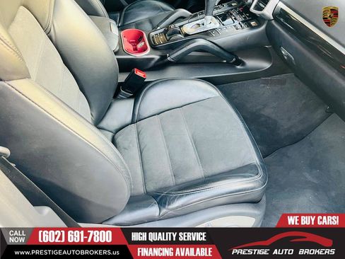 Used 2017 Porsche Cayenne Platinum Edition AWD/4WD image 30