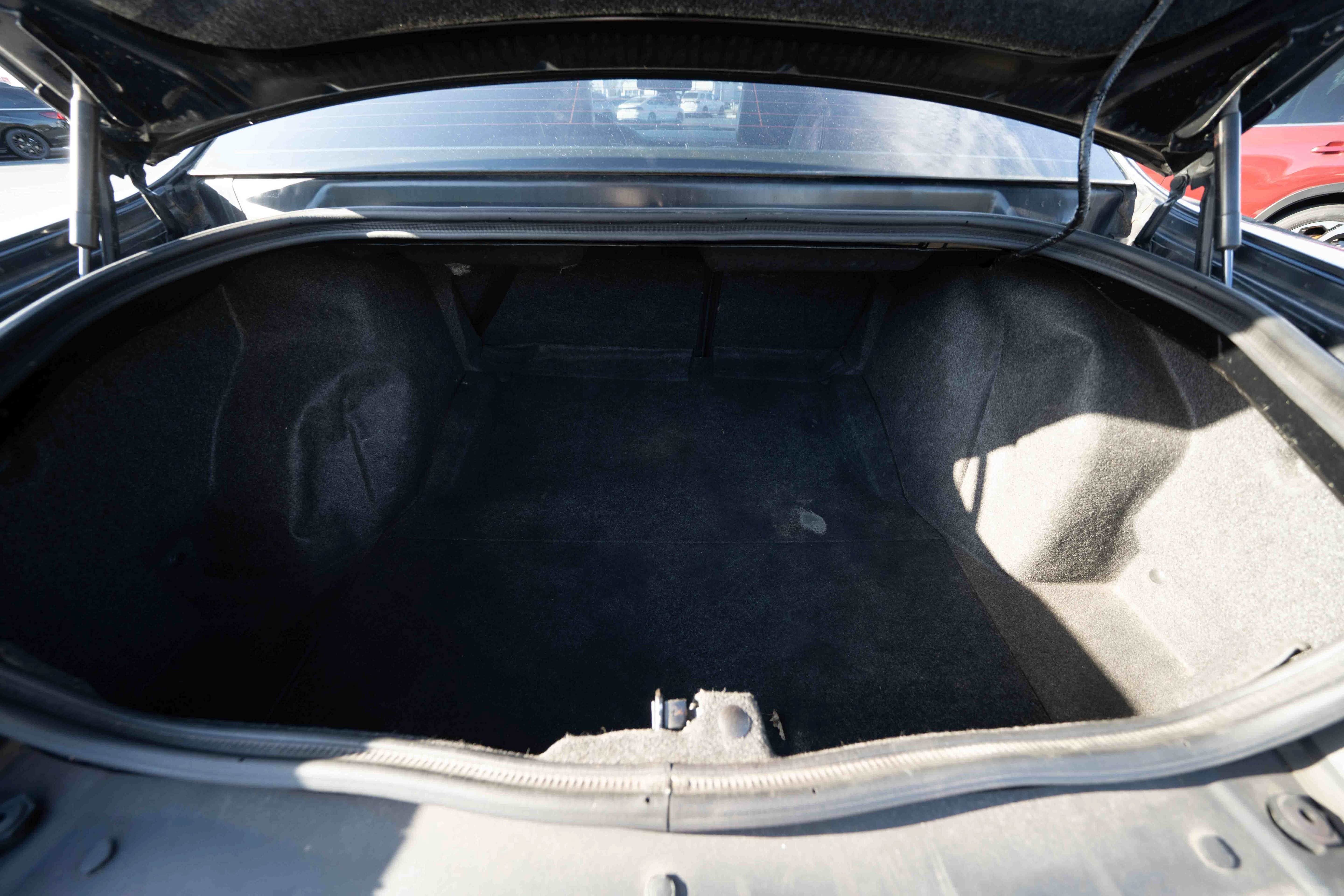 Used 2014 Dodge Challenger SXT RWD image 26