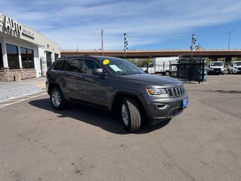 Used 2017 Jeep Grand Cherokee Laredo w/ Quick Order Package 23E AWD/4WD image 20