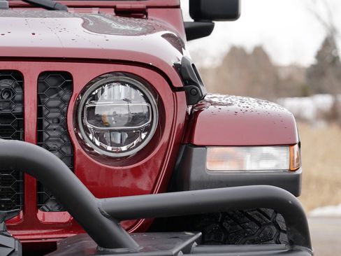 Used 2022 Jeep Gladiator Sport AWD/4WD image 10