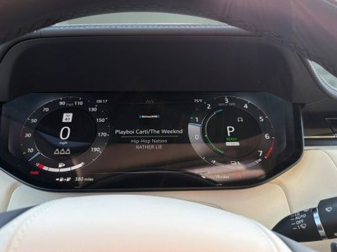 New 2026 Land Rover Range Rover SE image 28