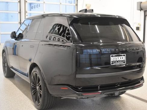 Used 2025 Land Rover Range Rover SE AWD/4WD image 10