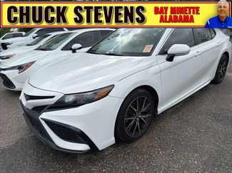 Used 2021 Toyota Camry SE video 1