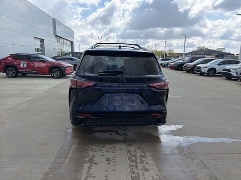 Used 2025 Toyota Sienna XSE w/ XSE Plus Package AWD/4WD image 6