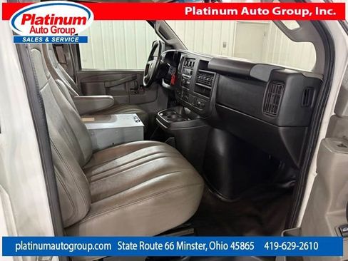 Used 2016 Chevrolet Express 3500 Extended RWD image 35