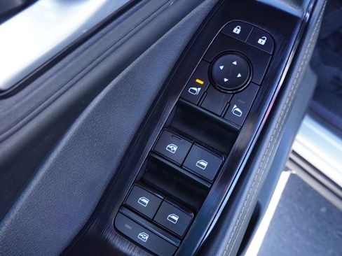 Certified 2025 Nissan Rogue SV image 15