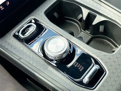 Used 2025 Jeep Wagoneer S Limited image 18