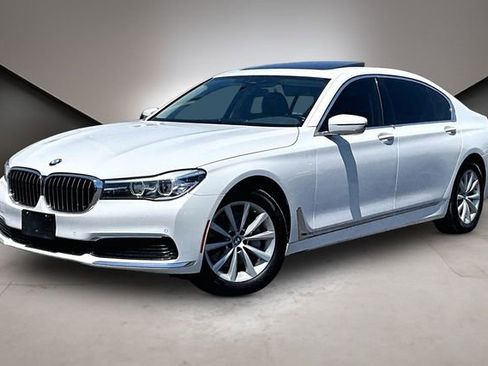 Used 2019 BMW 740i RWD image 1
