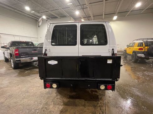 Used 2010 Ford E-250 and Econoline 250 image 13