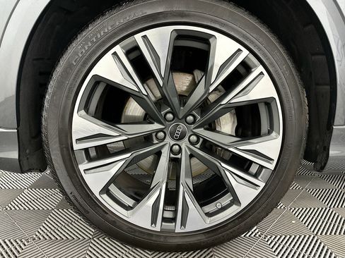 Used 2024 Audi Q8 Premium Plus w/ Premium Plus Package AWD/4WD image 37