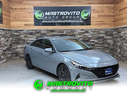 Used 2023 Hyundai Elantra SEL FWD image 1