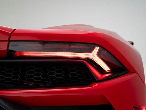 Used 2021 Lamborghini Huracan EVO RWD image 34